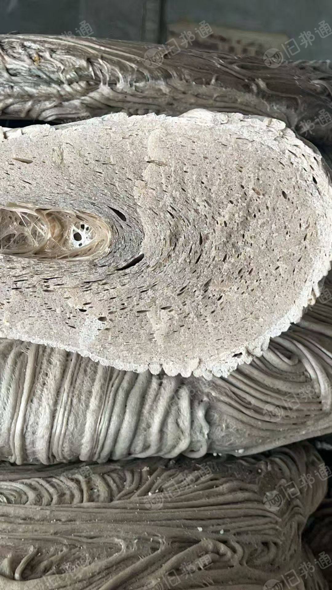 出售eps热熔块，社会料跟厂料都有，月供20吨