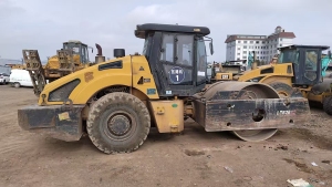 大量收二手压路机、牌子不限