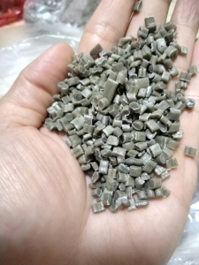 专业生产PE再生颗粒，大棚膜颗粒