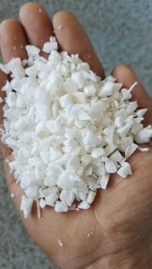 出售白共丙破碎料，管子跟板材破的，现货十几吨