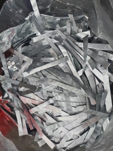 出售电子铝箔，铝塑膜，含铝55%，现货10吨左右，长期有货