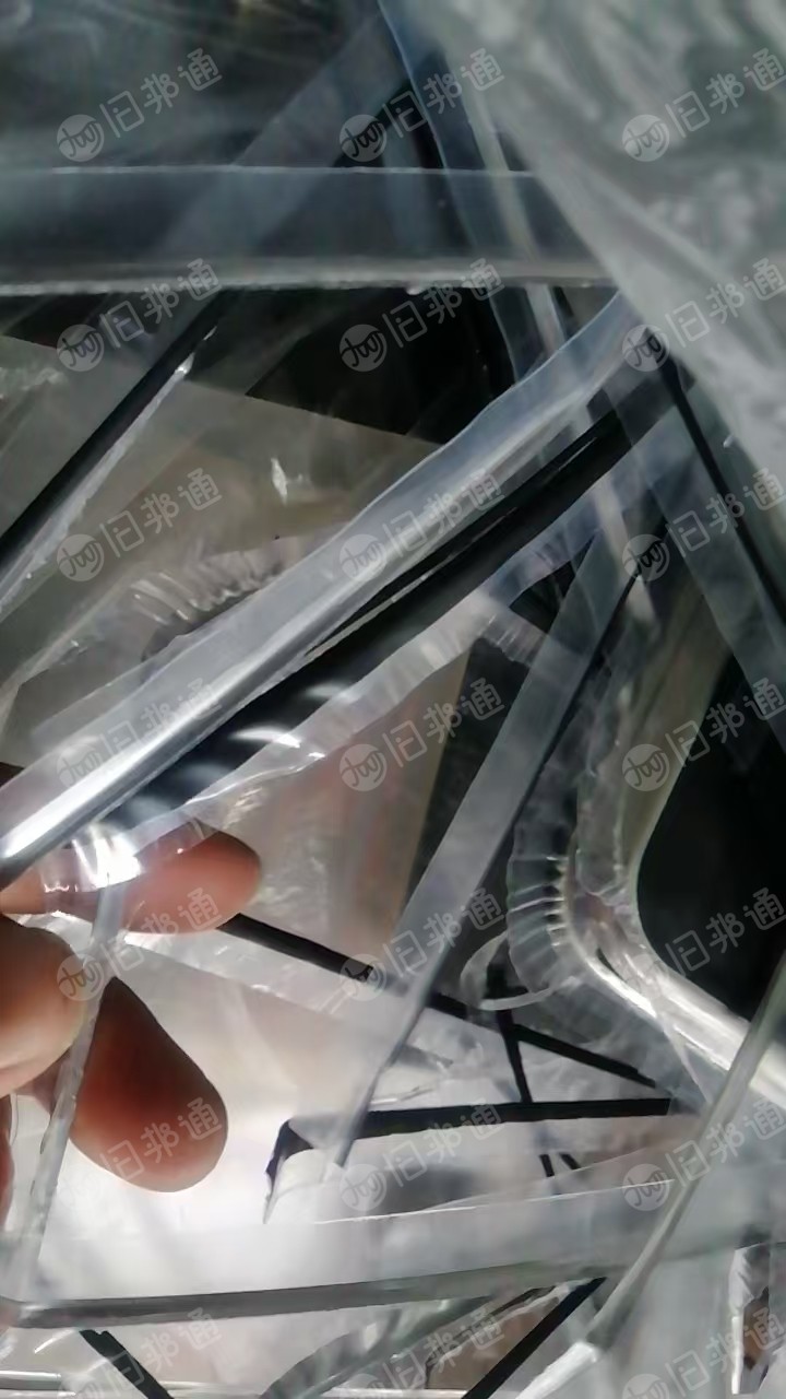 出售pet烤漆片，全部都是洗衣机厂下来的，有的带胶，也有部分覆膜的，现货30吨