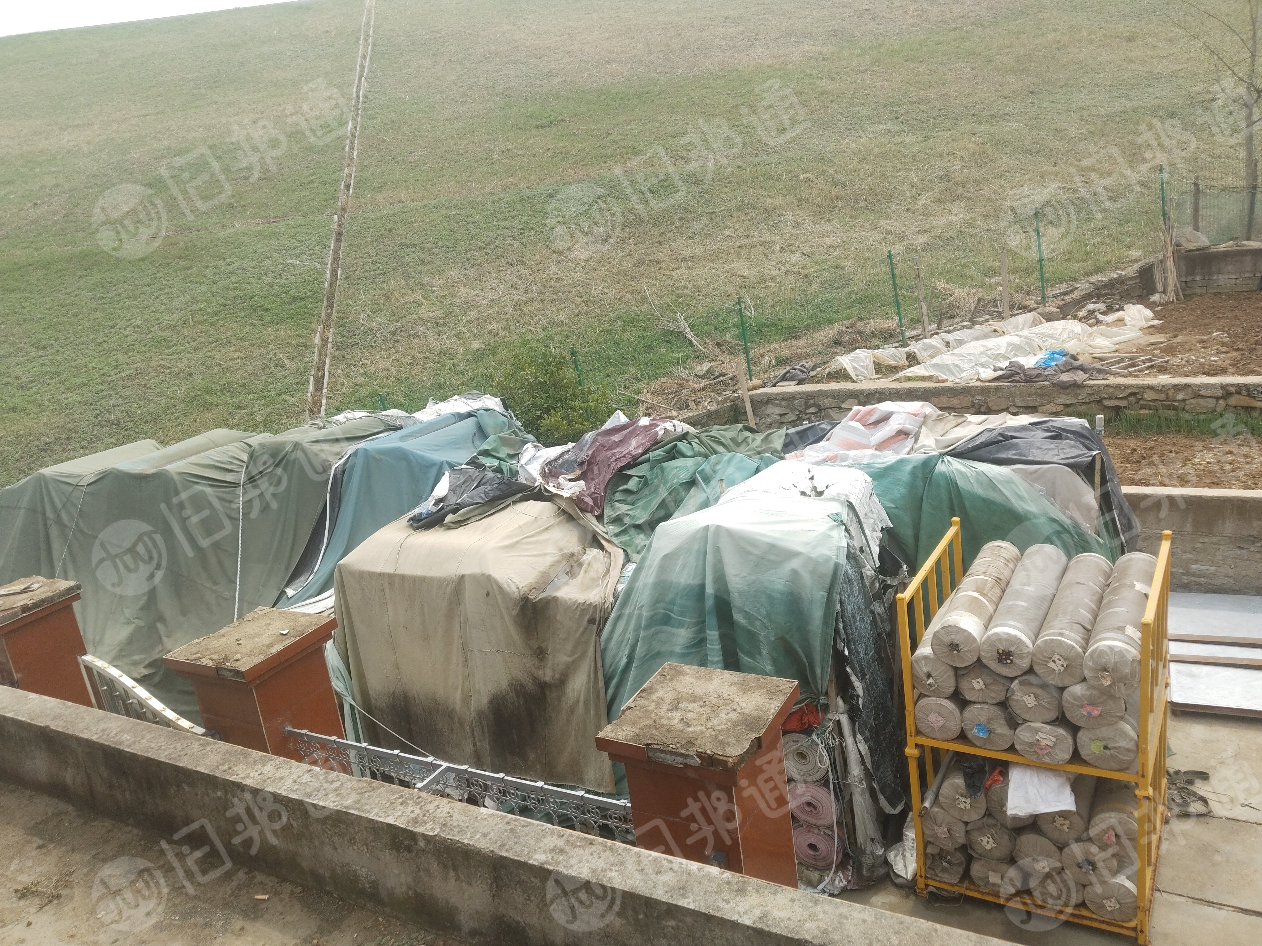 出售PVC库存皮革，以前做桌垫脚垫用，当废料处理，现货有20吨，货在江苏连云港