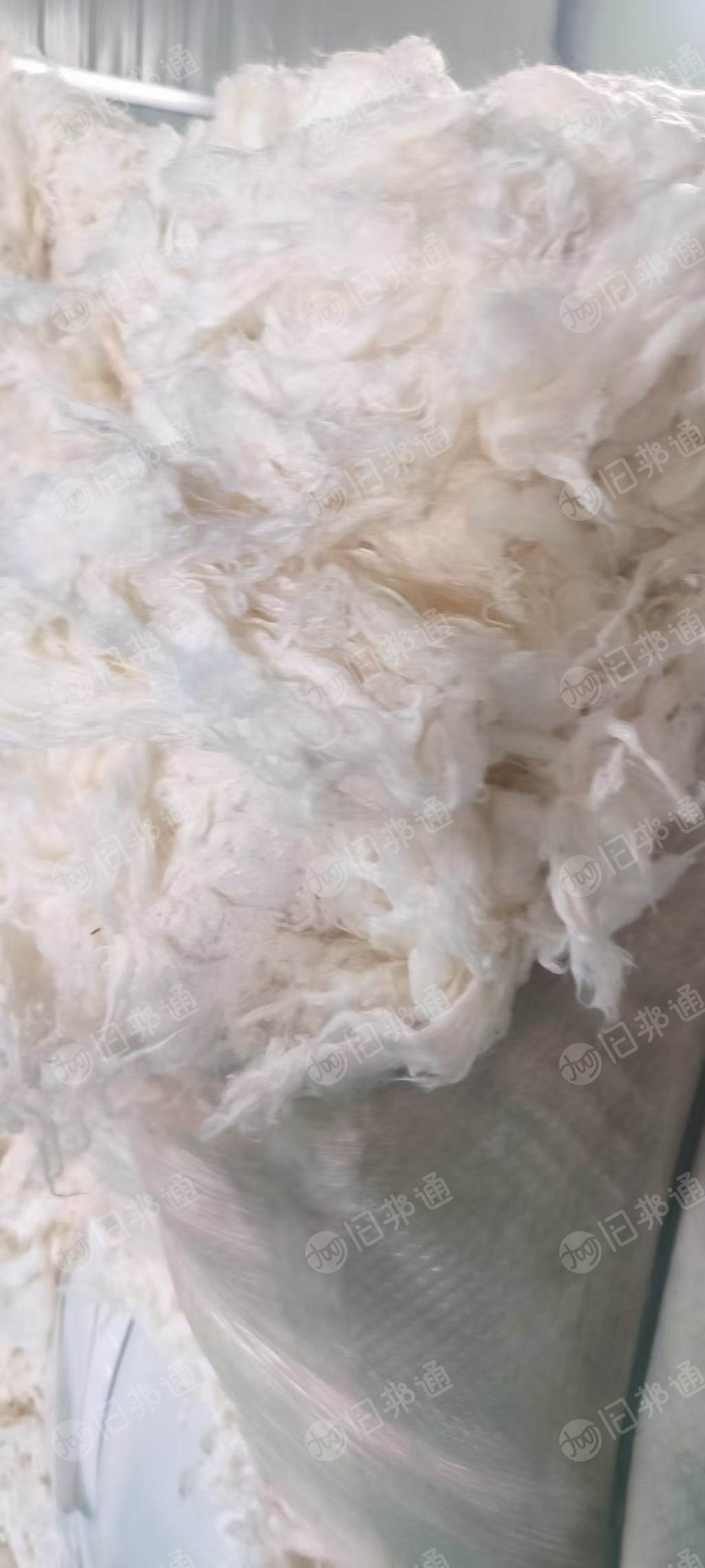 长期出售土工布开的涤纶棉，开松棉，开花料，现货40吨，货在河南商丘。