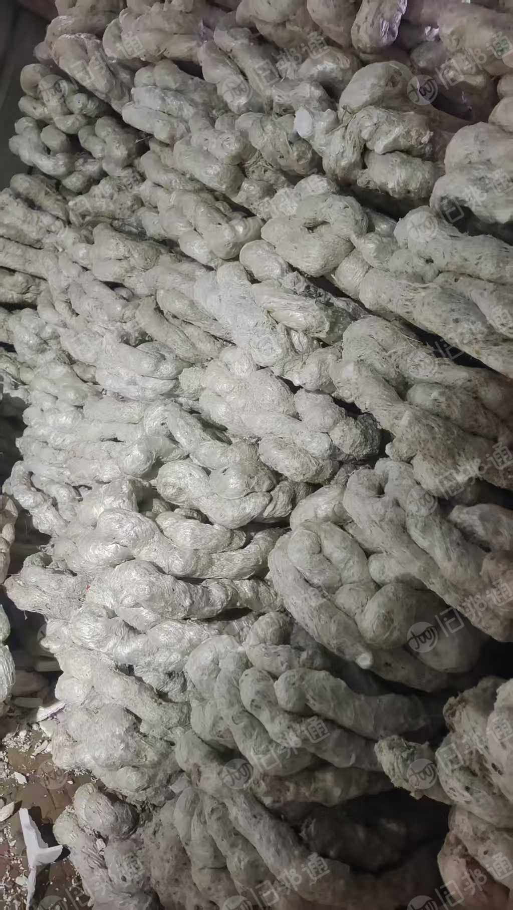 出售热熔块废料，现货八九吨