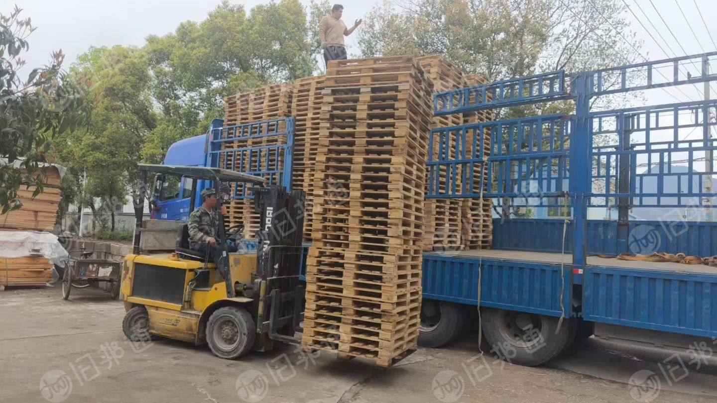 长期大量出售二手木托盘，塑料托盘，货在浙江丽水