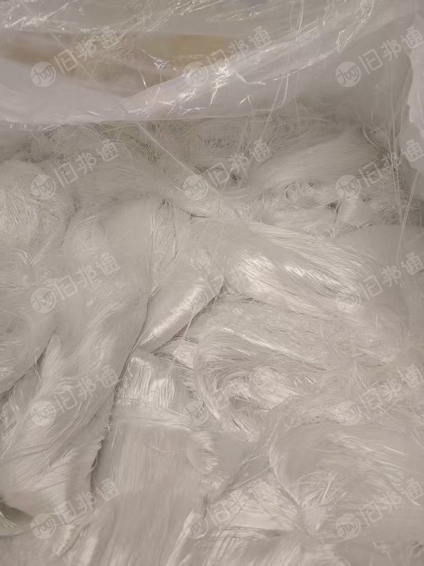 出售无碱淀粉型玻璃废丝，玻璃纤维丝，现货有10吨，货在河北保定
