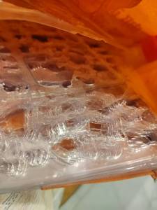 出售玩具厂下来的PVC毛料带一点胶水和绒毛，可寄样品，每个月有十吨