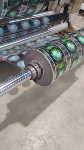 求购pet卷膜，厚度1.2至2.5之间。宽超20-132公分之间。打绳用