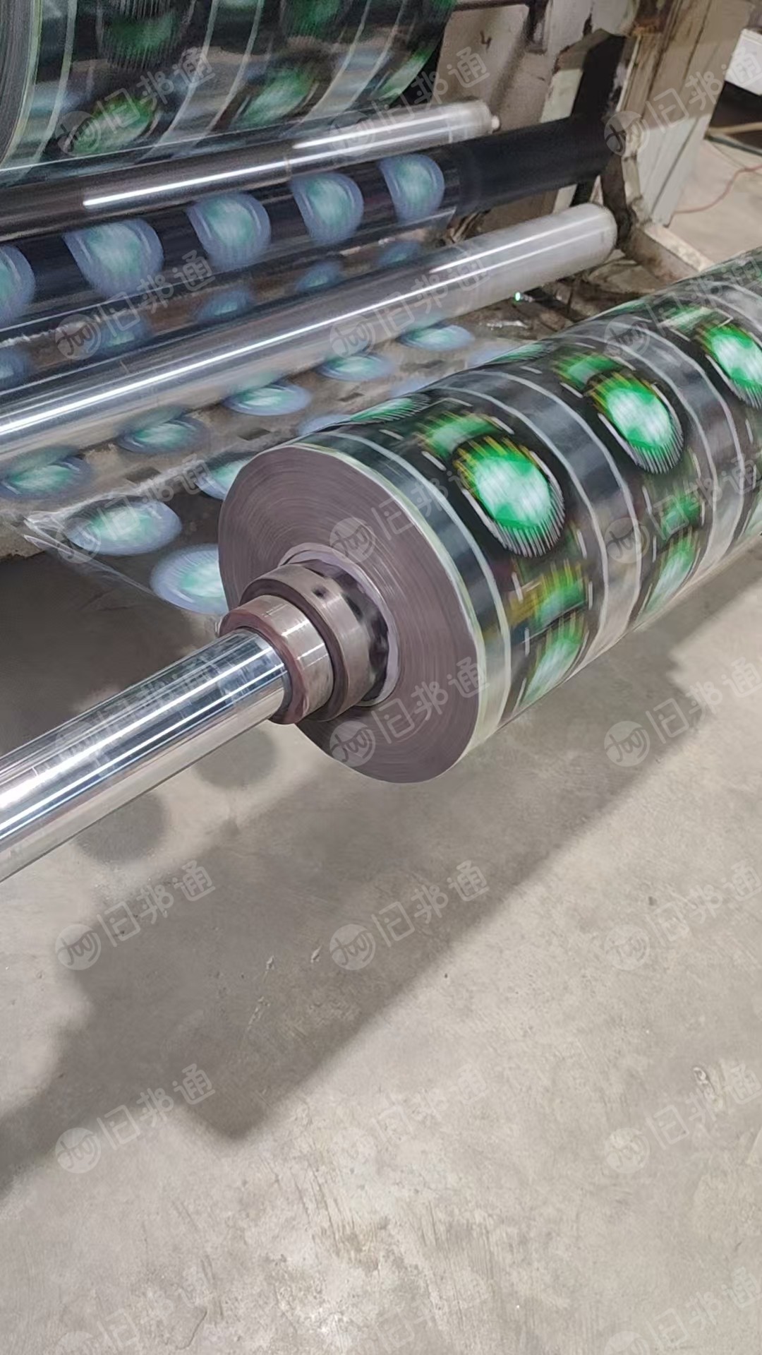 求购pet卷膜，厚度1.2至2.5之间。宽超20-132公分之间。打绳用