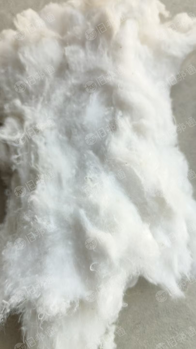 长期出售生产被子剩下的化纤棉，开松棉，现货50吨，货在新疆哈密。