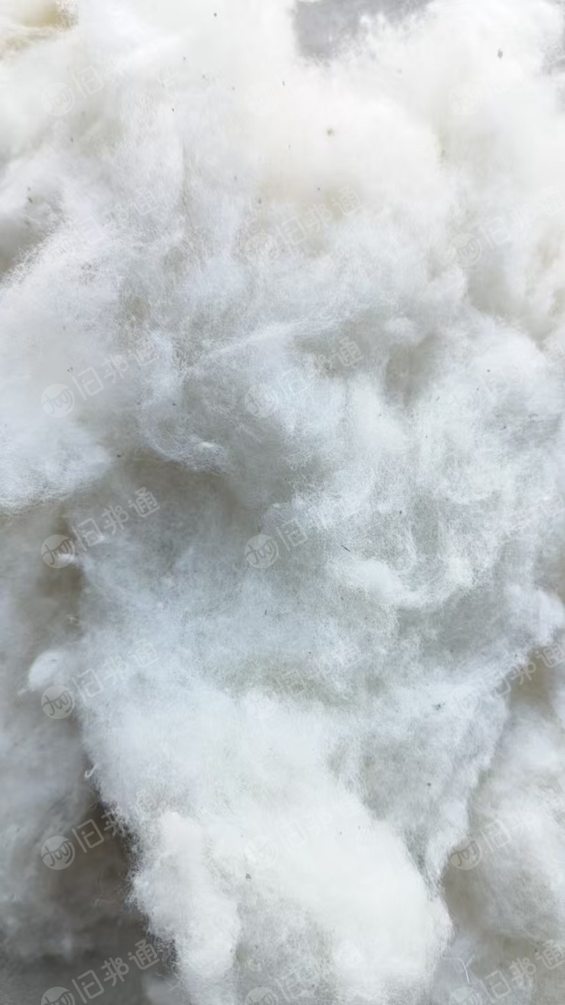 长期出售生产被子剩下的化纤棉，开松棉，现货50吨，货在新疆哈密。