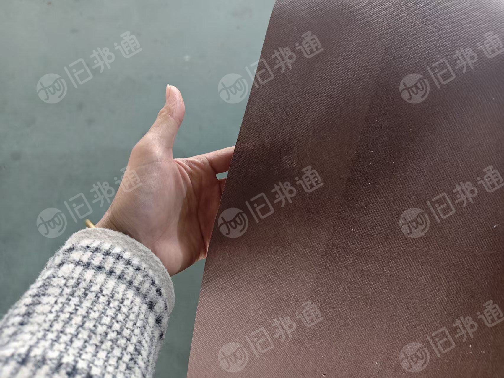 长期出售做围裙下来的杂色无纺布边角料，无纺布下脚料，月供7吨，货在江苏苏州。