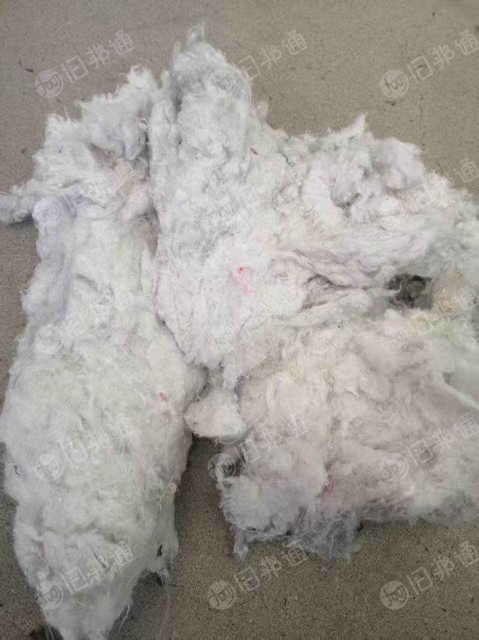 长期出售各种旧衣服，牛仔布，汽车内饰开的开花棉，开松棉，有涤纶，涤棉，纯棉，厂在山东临沂。