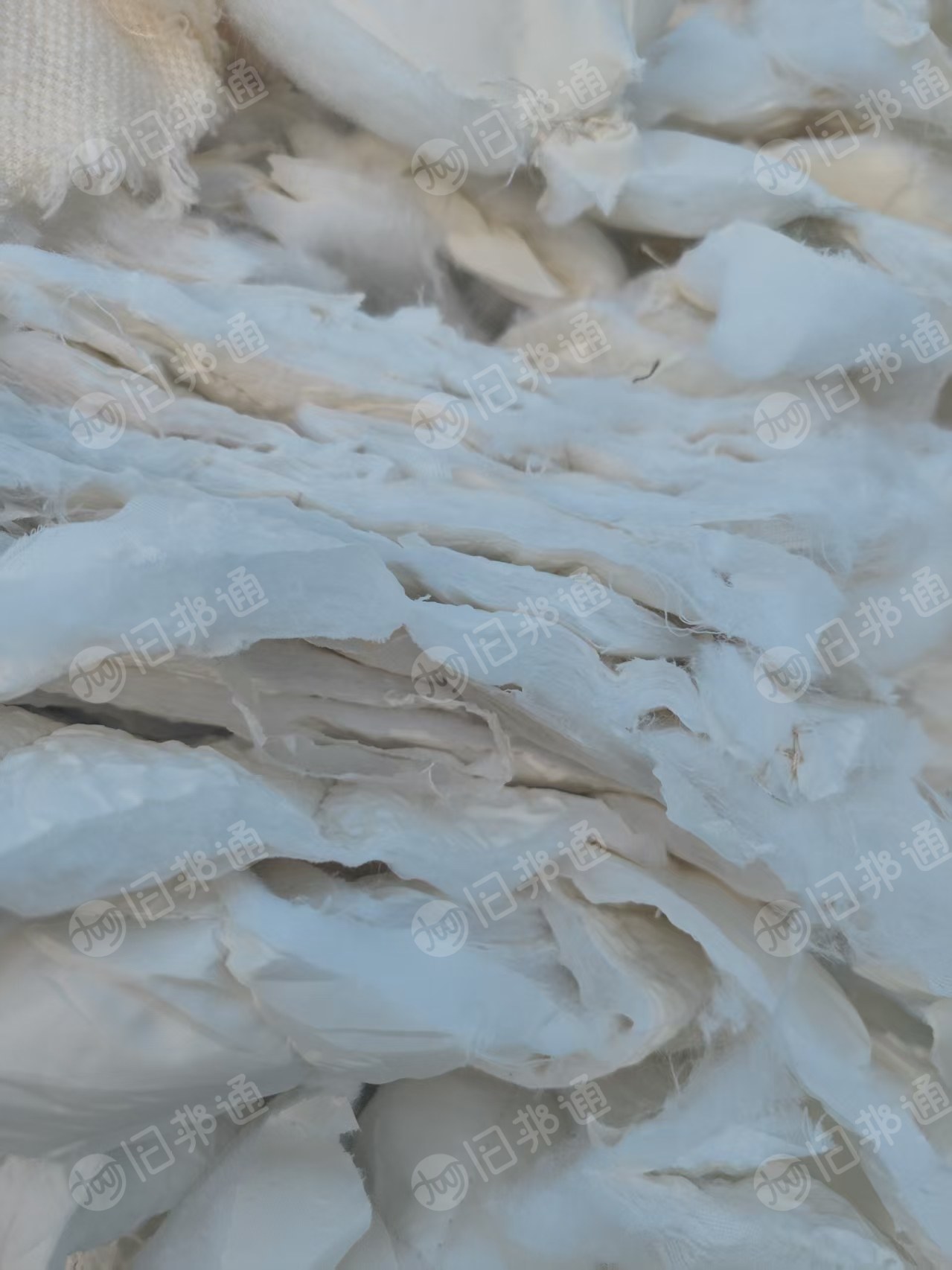长期出售服装厂下来的白色绗棉下脚料，绗棉，现货20吨