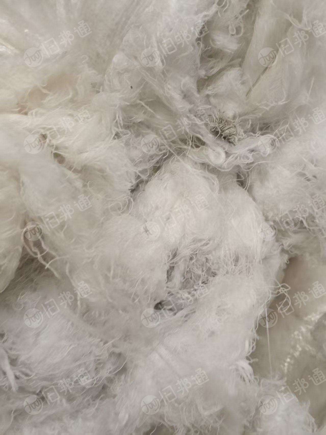 出售织布厂下来的涤棉废纱头，涤棉布边纱有8吨，有4吨涤纶低弹丝一起出，货在山东泰安