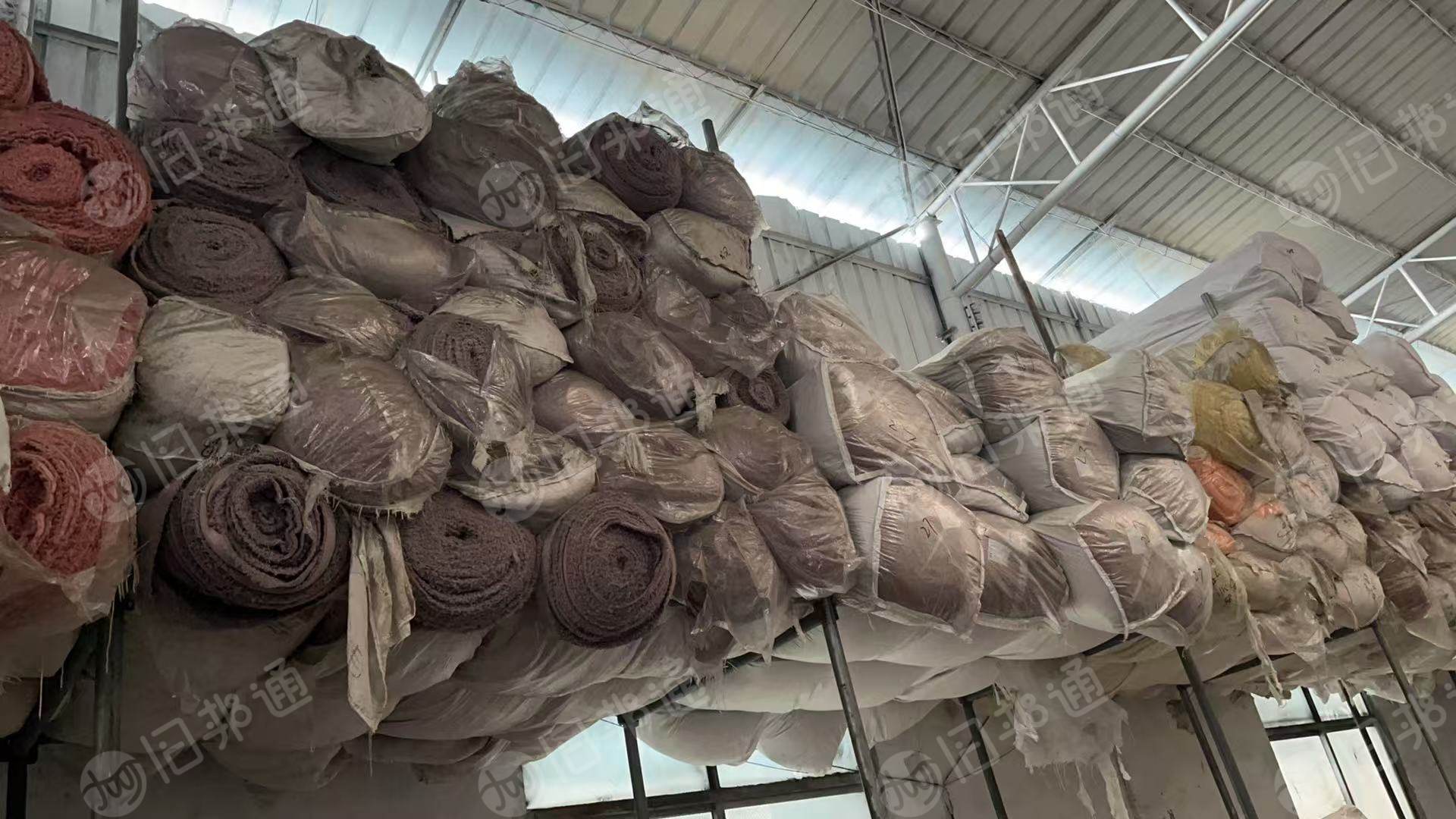 出售颗粒绒，库存绒布，单面绒，风格门幅克重统一的，门幅1.6克重320左右，现货6吨，货在广东中山