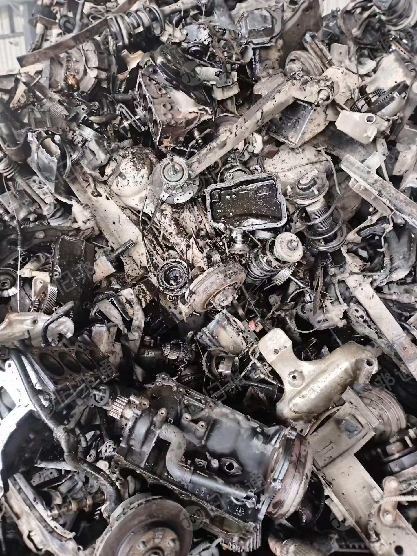 长期出售汽车水箱铝，机铝等