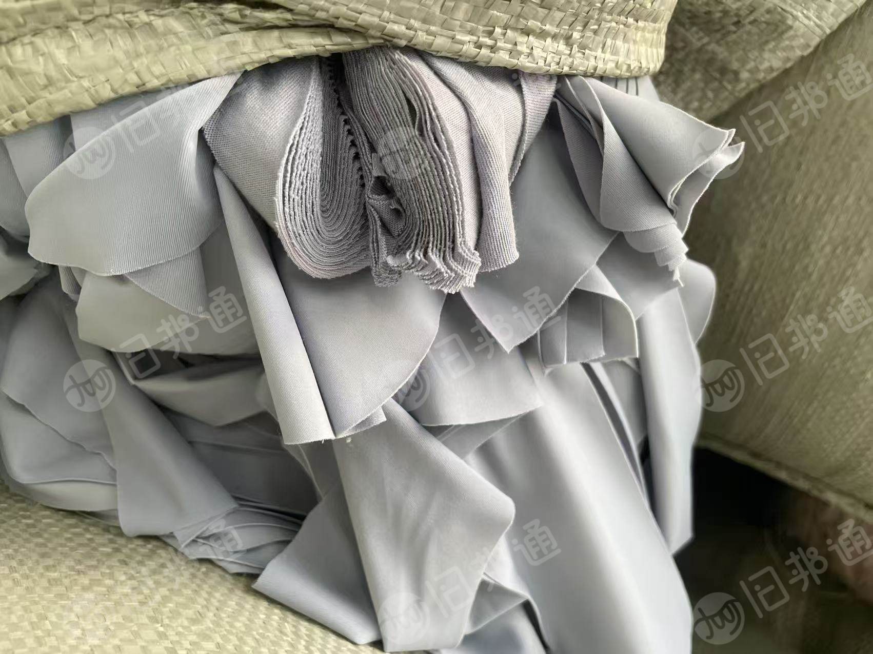 出售内衣厂下来的锦氨废布，氨纶35%  尼龙65%，现货15吨左右