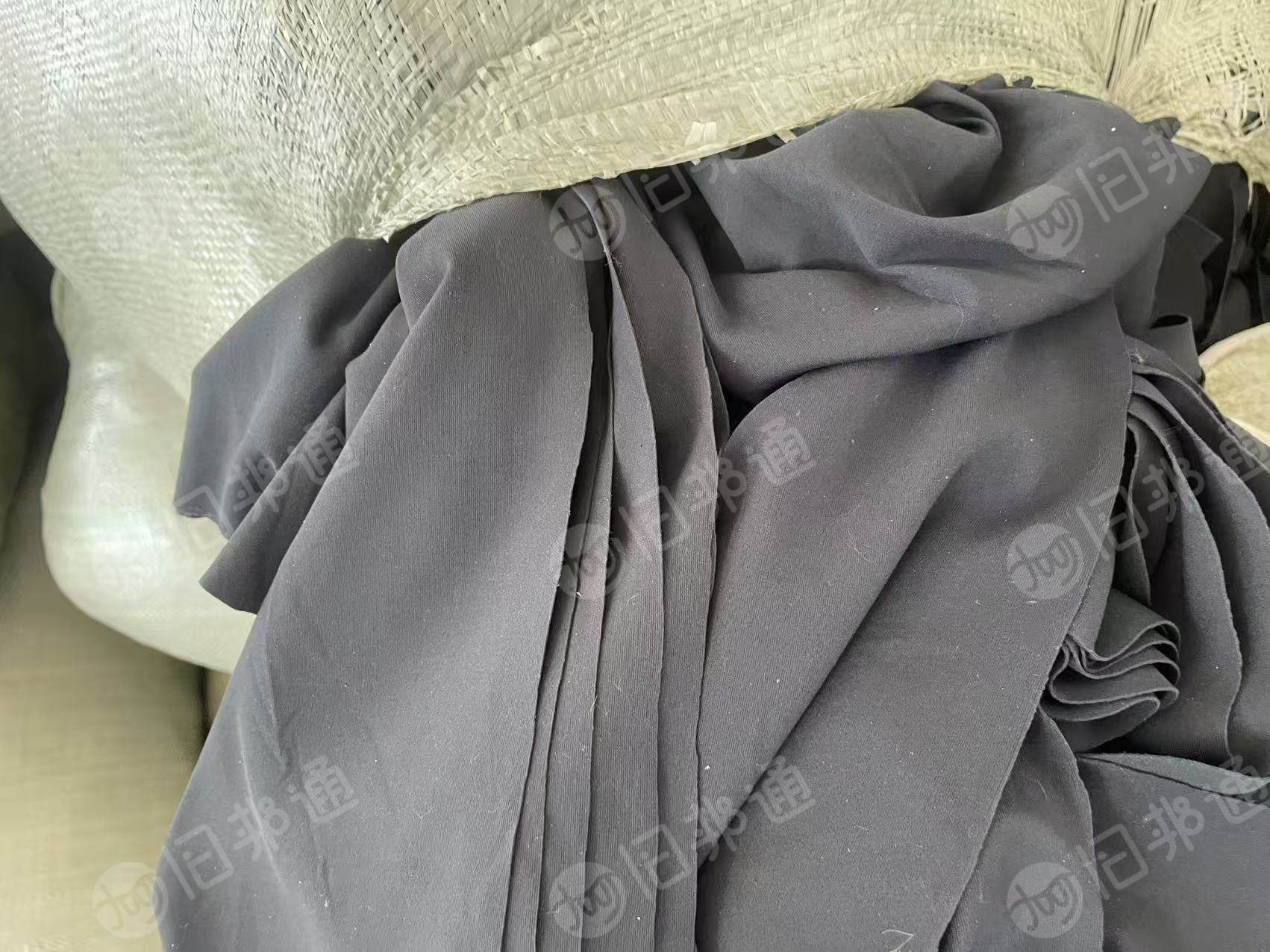 出售内衣厂下来的锦氨废布，氨纶35%  尼龙65%，现货15吨左右