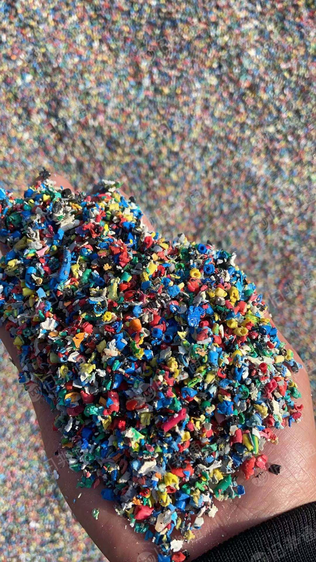 出售pvc电线皮破碎料，长期有货，带水份