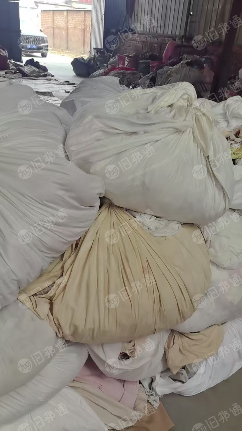 长期大量出售旧衣服分拣货，夏装，冬装，大白，黑料