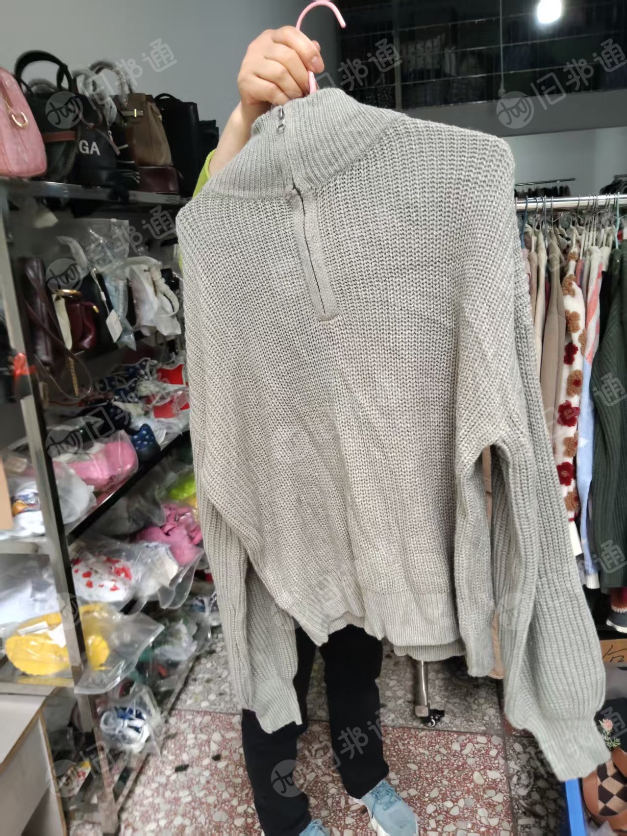 出售直播间下来的羊毛衫样衣，毛衣，卫衣，包包，生活用品