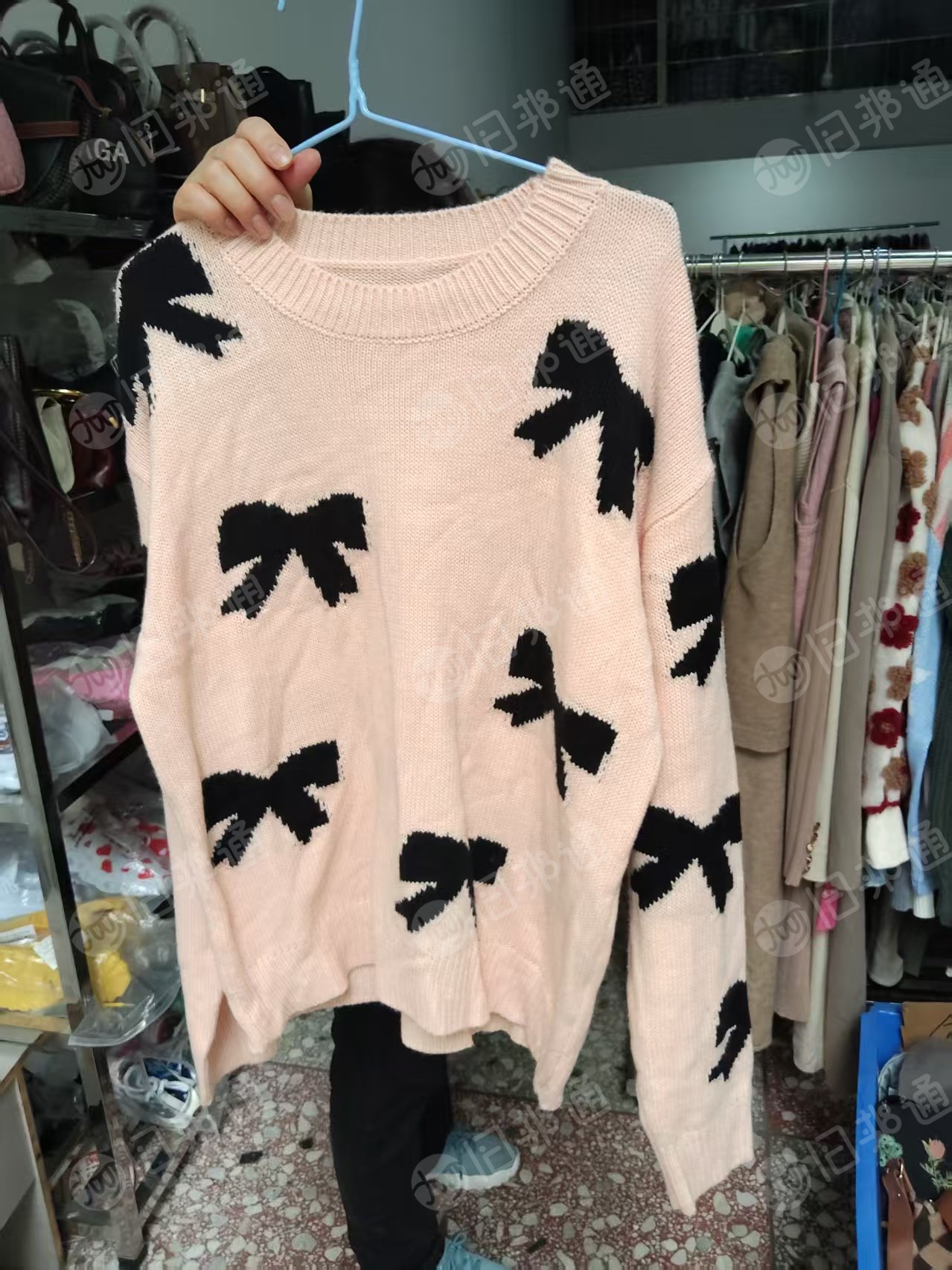 出售直播间下来的羊毛衫样衣，毛衣，卫衣，包包，生活用品