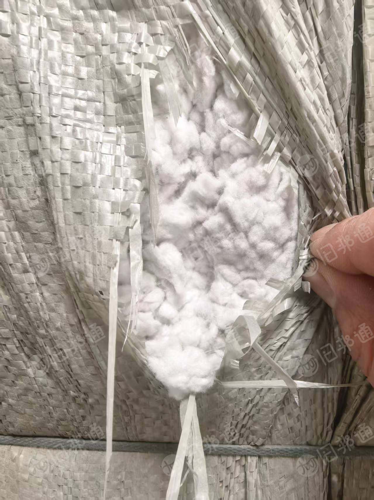 长期出售纺织厂下来的漂白纯棉毛毛料，毛毛料，废棉