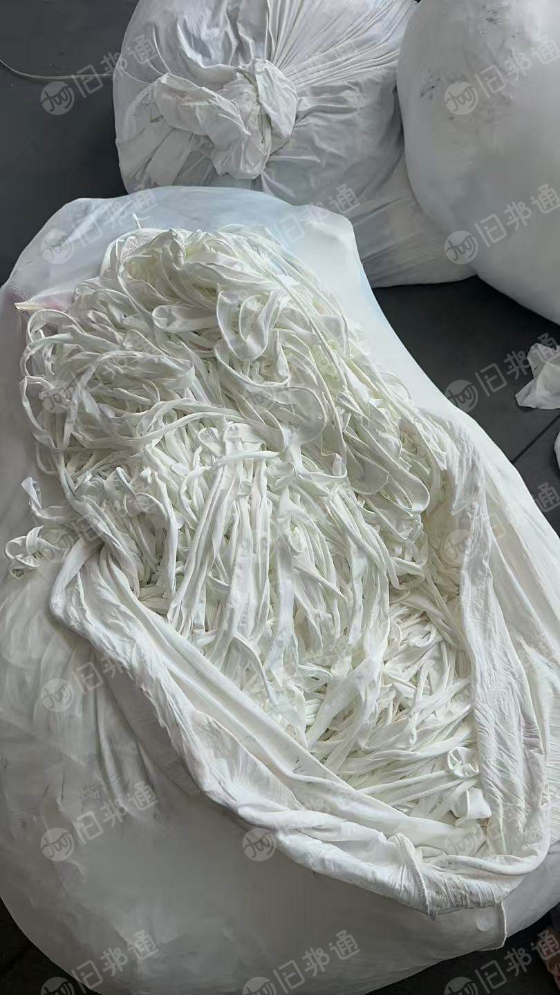 厂家长期出售染厂下来的锦氨废布，锦纶废布，白烟布，每天有2-3吨，厂在江苏南通