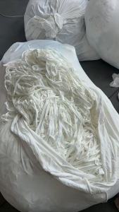 长期出售白色涤纶桨块，涤纶块，现货有100多吨，货在江苏无锡