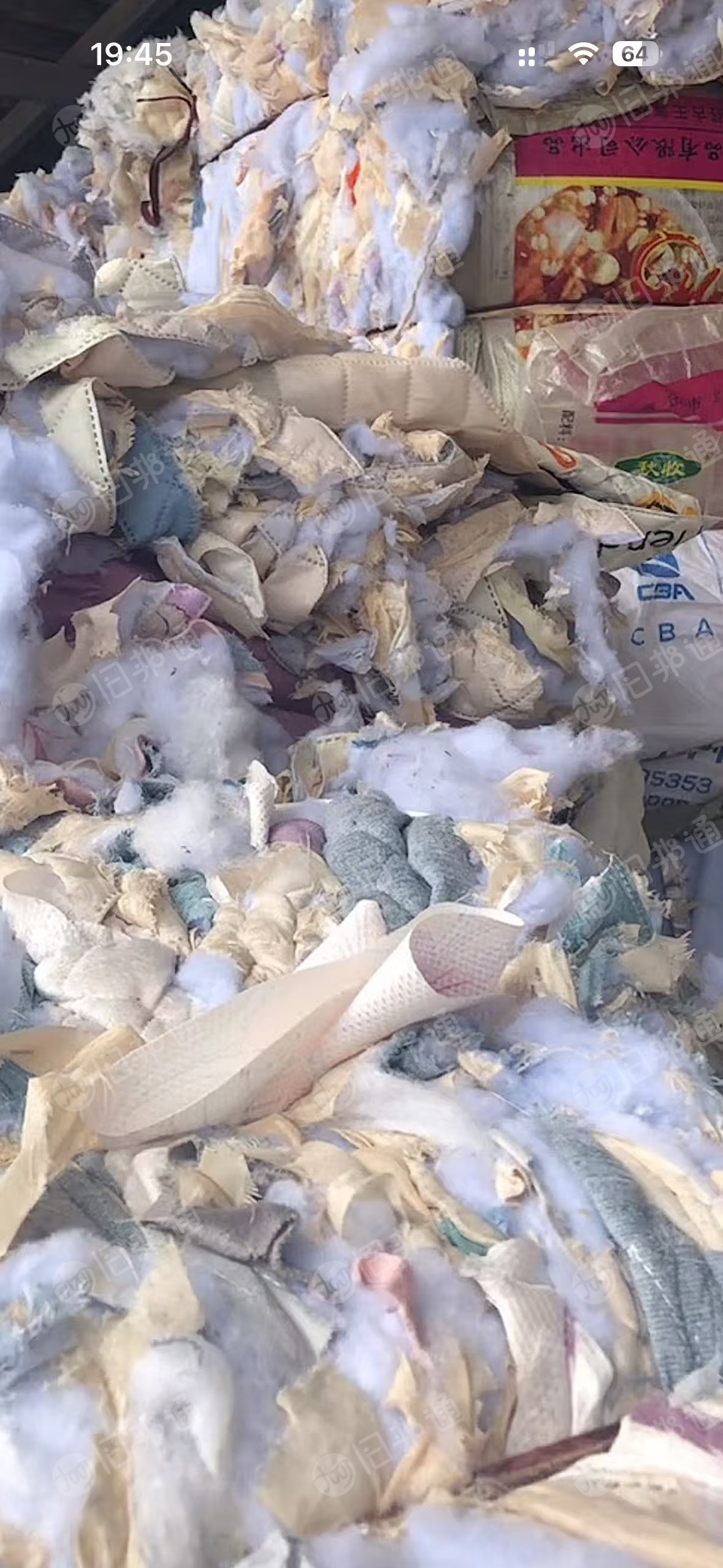 长期出售做沙发垫，桌布下来的边角料，夹丝棉边角料，绗棉边角料，丝棉下脚料，月供大几十吨