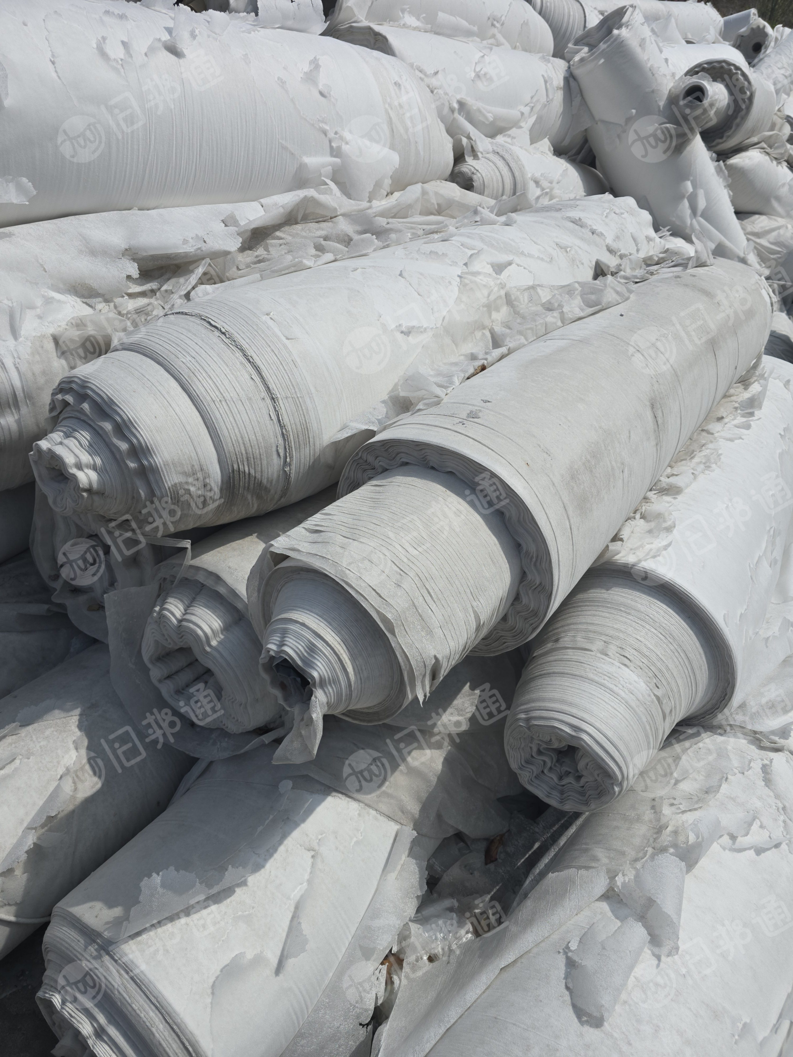 厂家长期出售PP无纺布，丙纶无纺布，做防火材料下来的，沾点石粉，这批有点分化，现货有十几吨