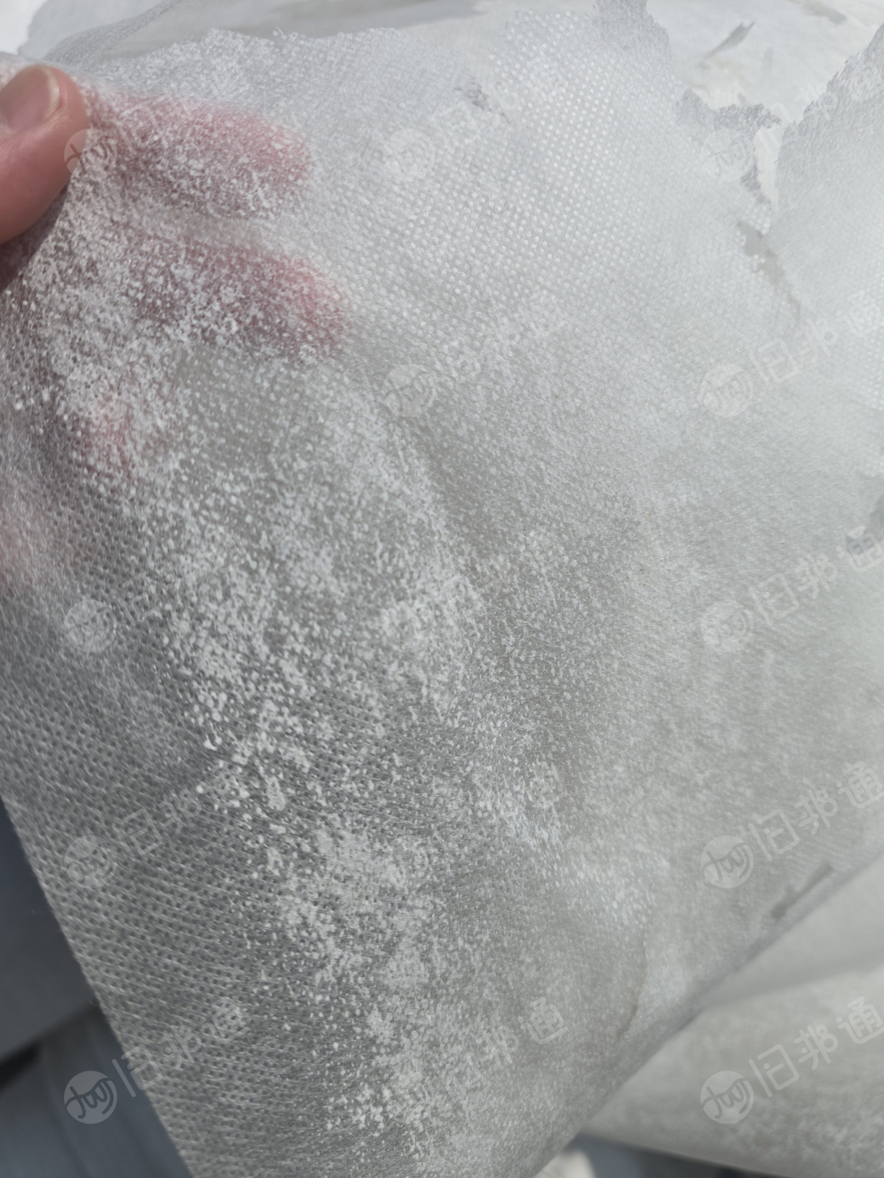 厂家长期出售PP无纺布，丙纶无纺布，做防火材料下来的，沾点石粉，这批有点分化，现货有十几吨