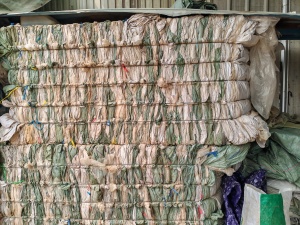 长期出售pp编织袋废料，混压塑料膜，现货10多吨