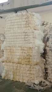 长期出售水洗二级高压膜，纯高压的分拣过厂货，月供30吨左右