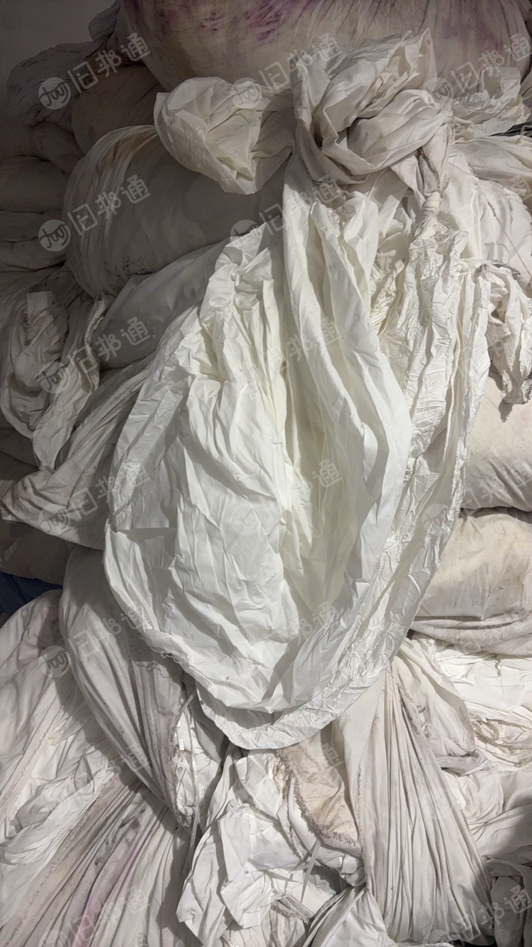 长期出售染厂下来的涤纶废布，含水20左右，月供30吨