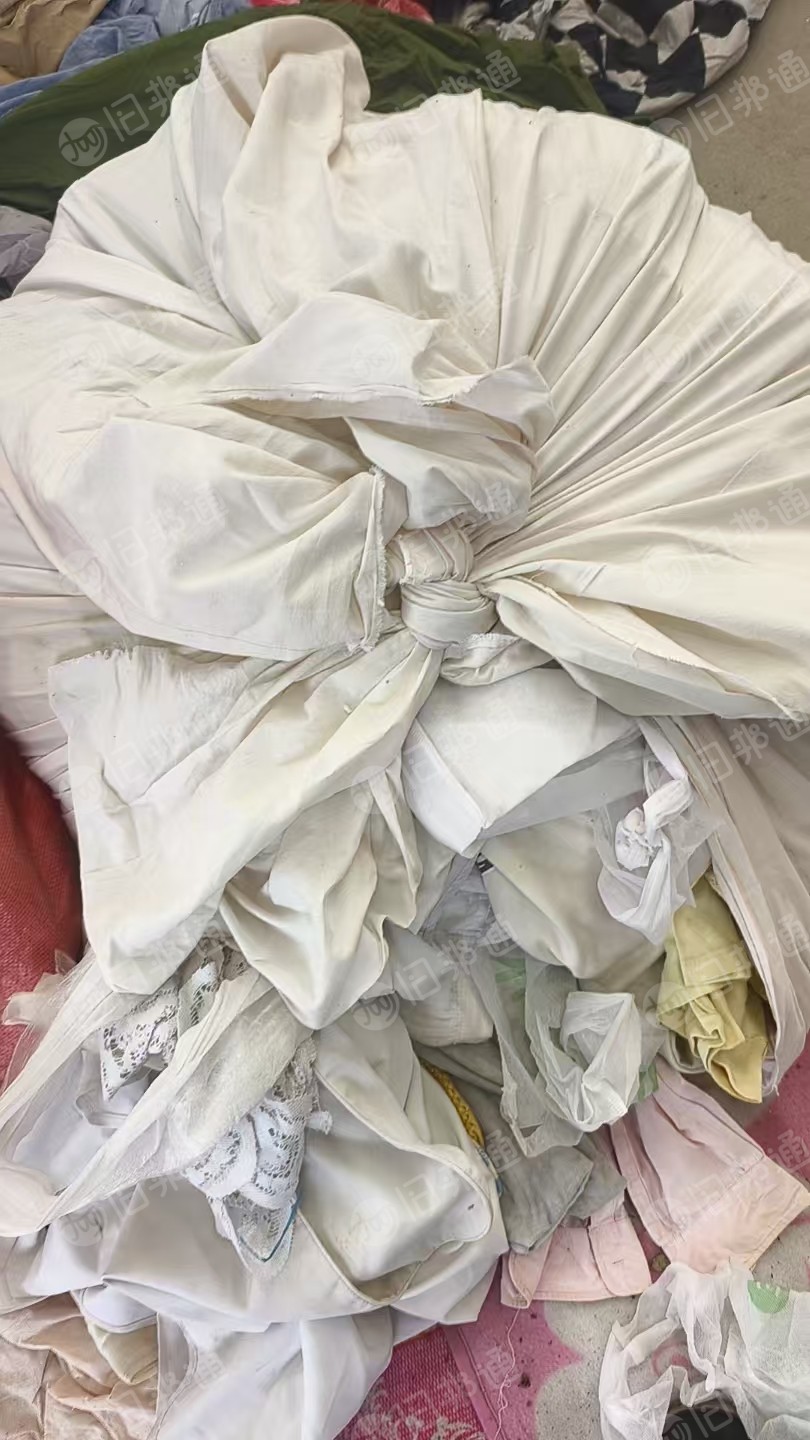 长期出售旧衣服大白，开花料，现货9米6一车