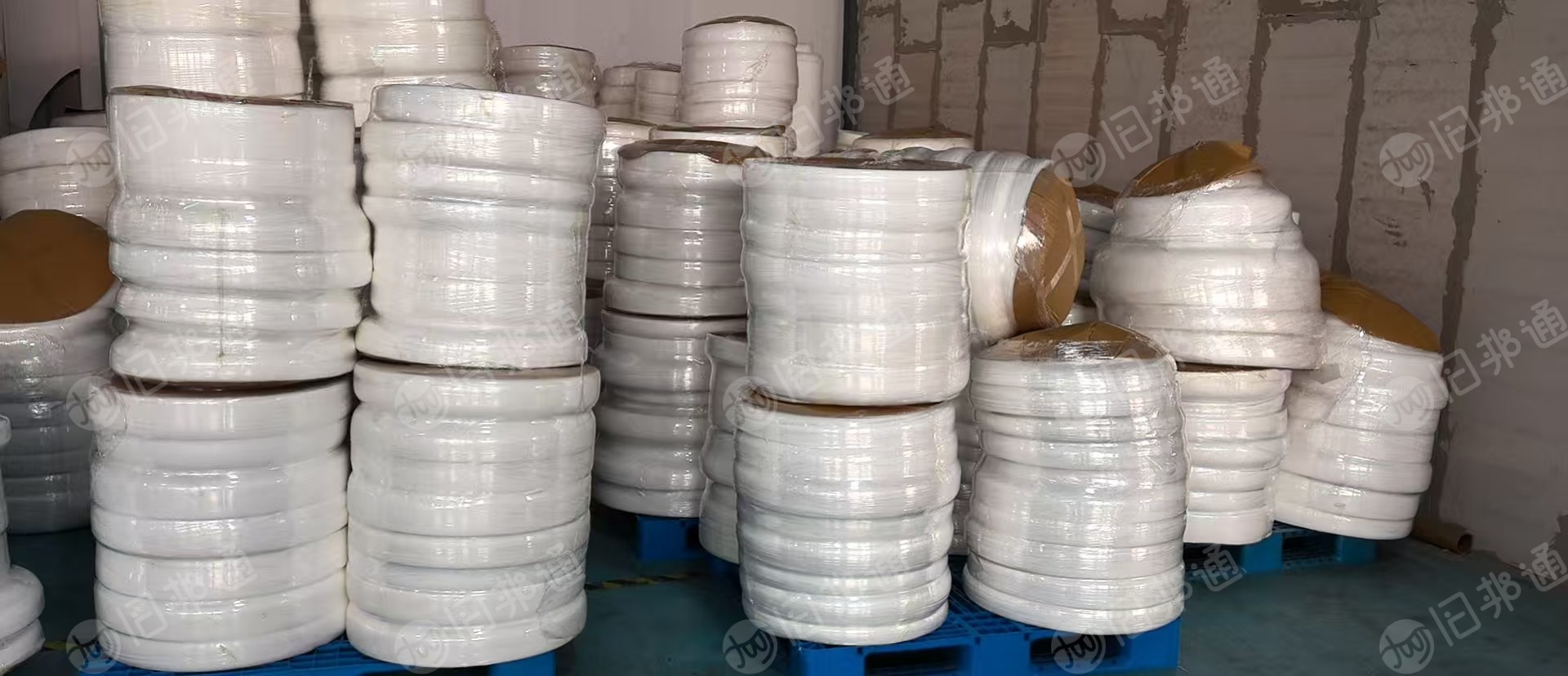 长期出售热风布毛边卷材，热风切边卷材