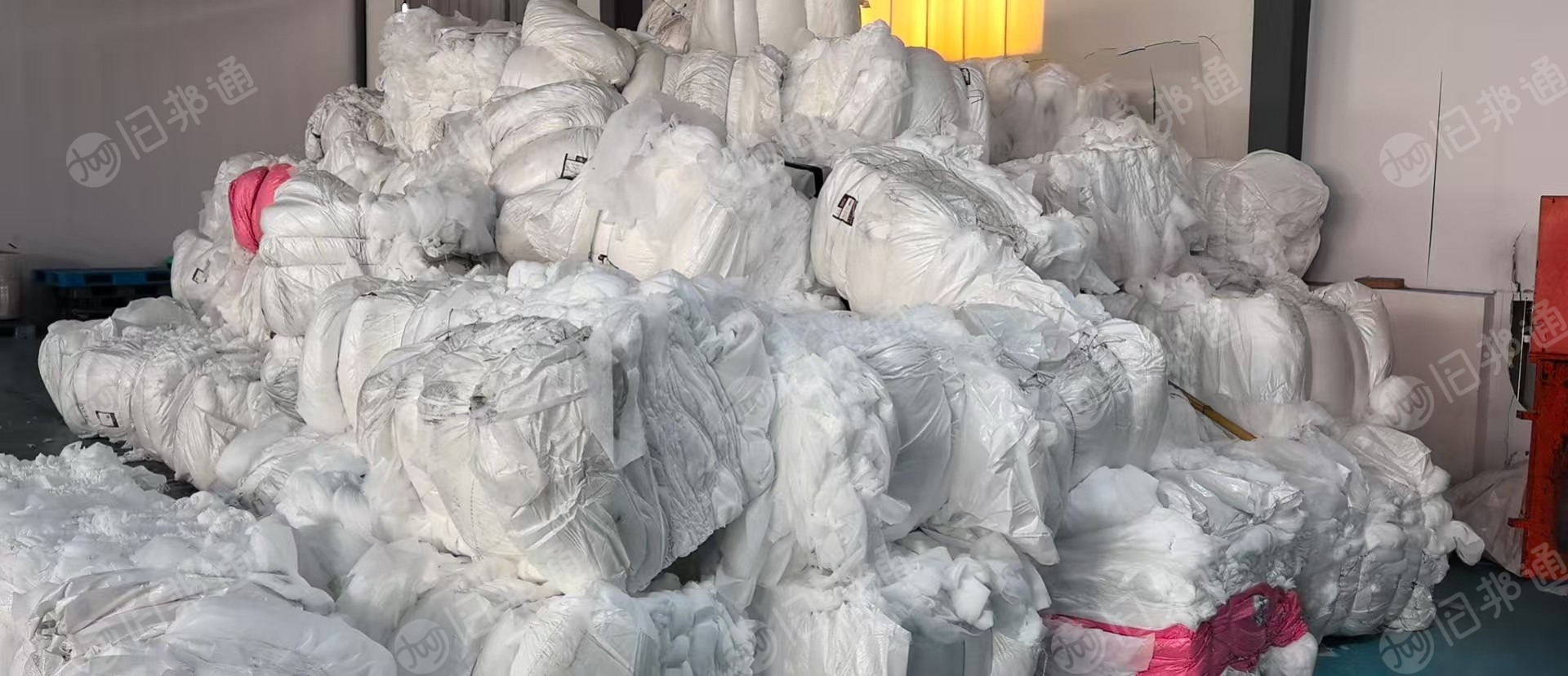 长期出售生产Es热风无纺布下来的边角料，Es热风无纺布下脚料，无纺布下脚料，月供10吨左右