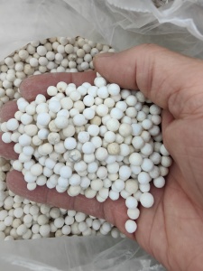 回收钢厂，化工厂换下的氧化铝球及库存的氧化铝球，氧化铝空心球