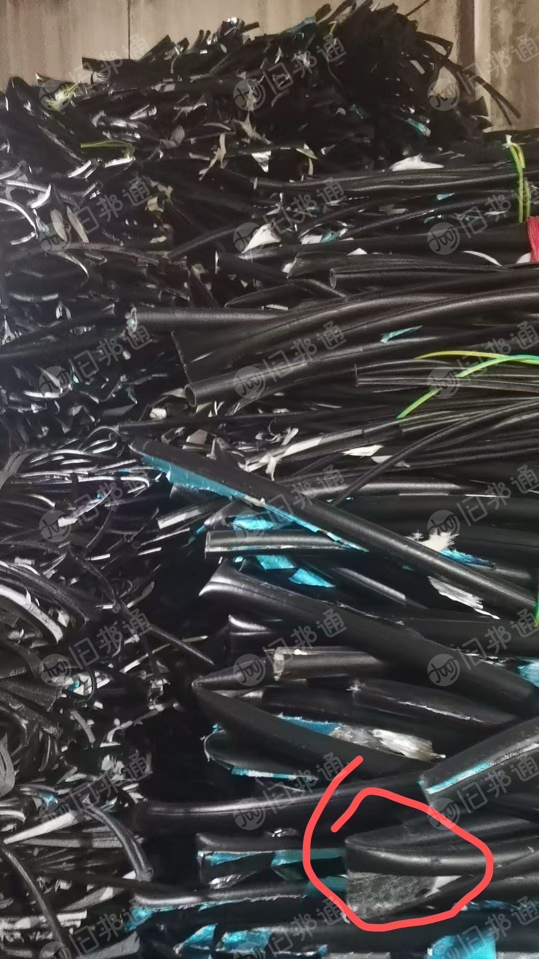回收PVC电缆皮毛料，电缆皮机头料
