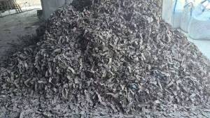 长期出售纯水泥纸袋破碎筛选的牛皮纸破碎料