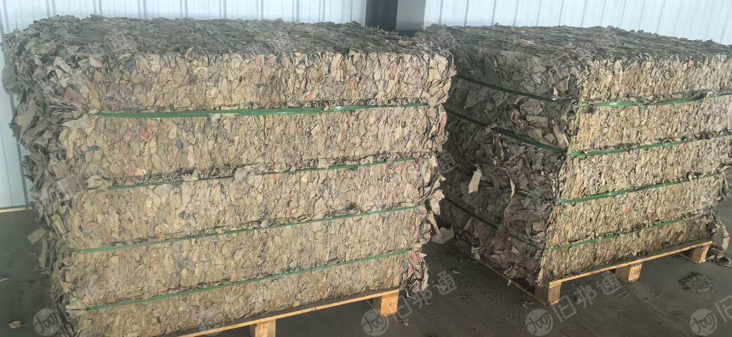 长期出售纯水泥纸袋破碎筛选的牛皮纸破碎料