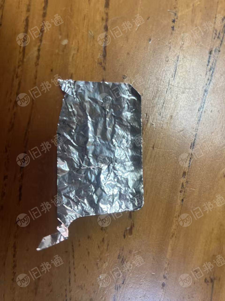 出售铝箔，一种纯铝箔，现货25吨，另一种带碳边铝箔，现货3吨多