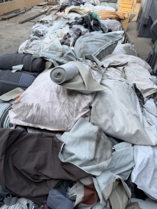 出售PU皮革边角料，皮革边料，现货有十几吨，货在广东清远