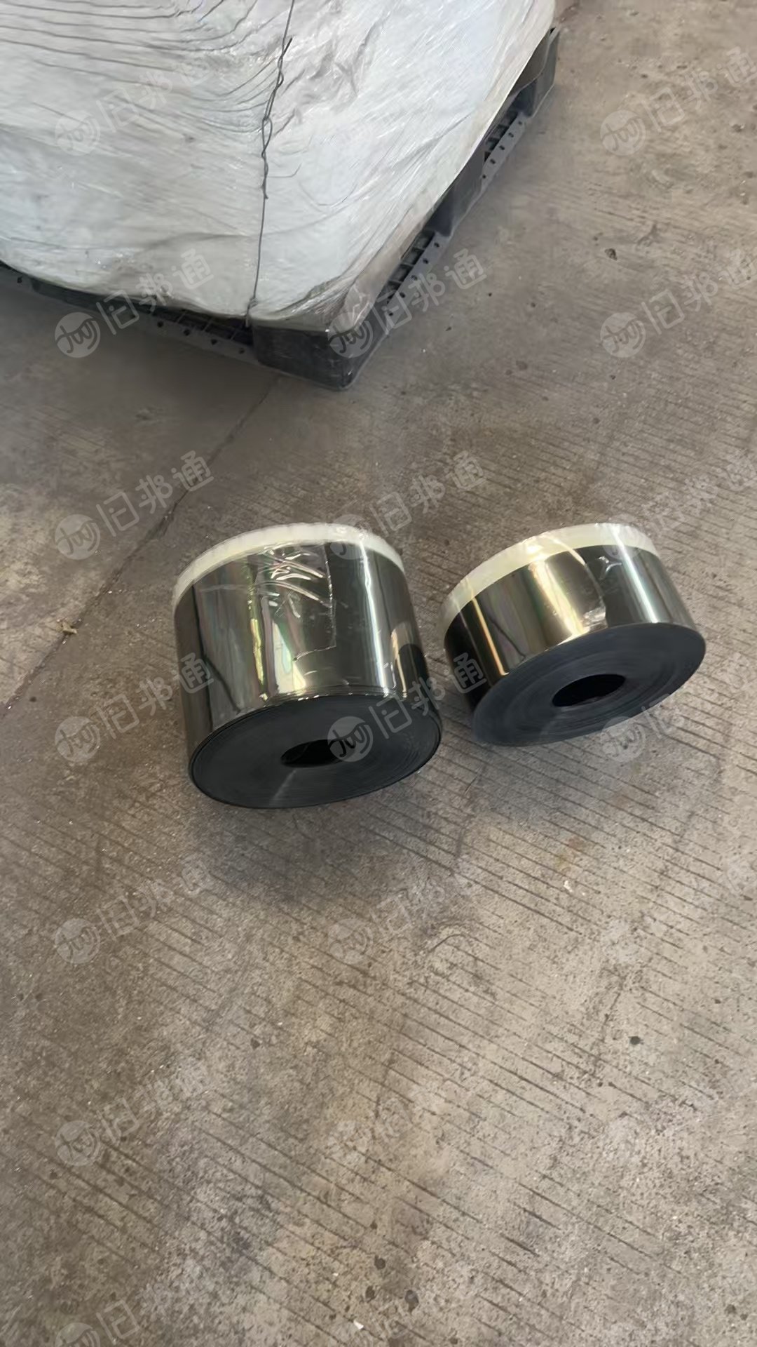 长期出售OLED偏光片，规格10cm-25cm款，厚度0.17，现货10多吨