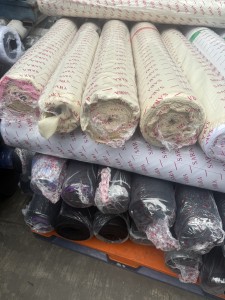 长期出售PVC皮革库存布，PVC皮革料，月供60吨