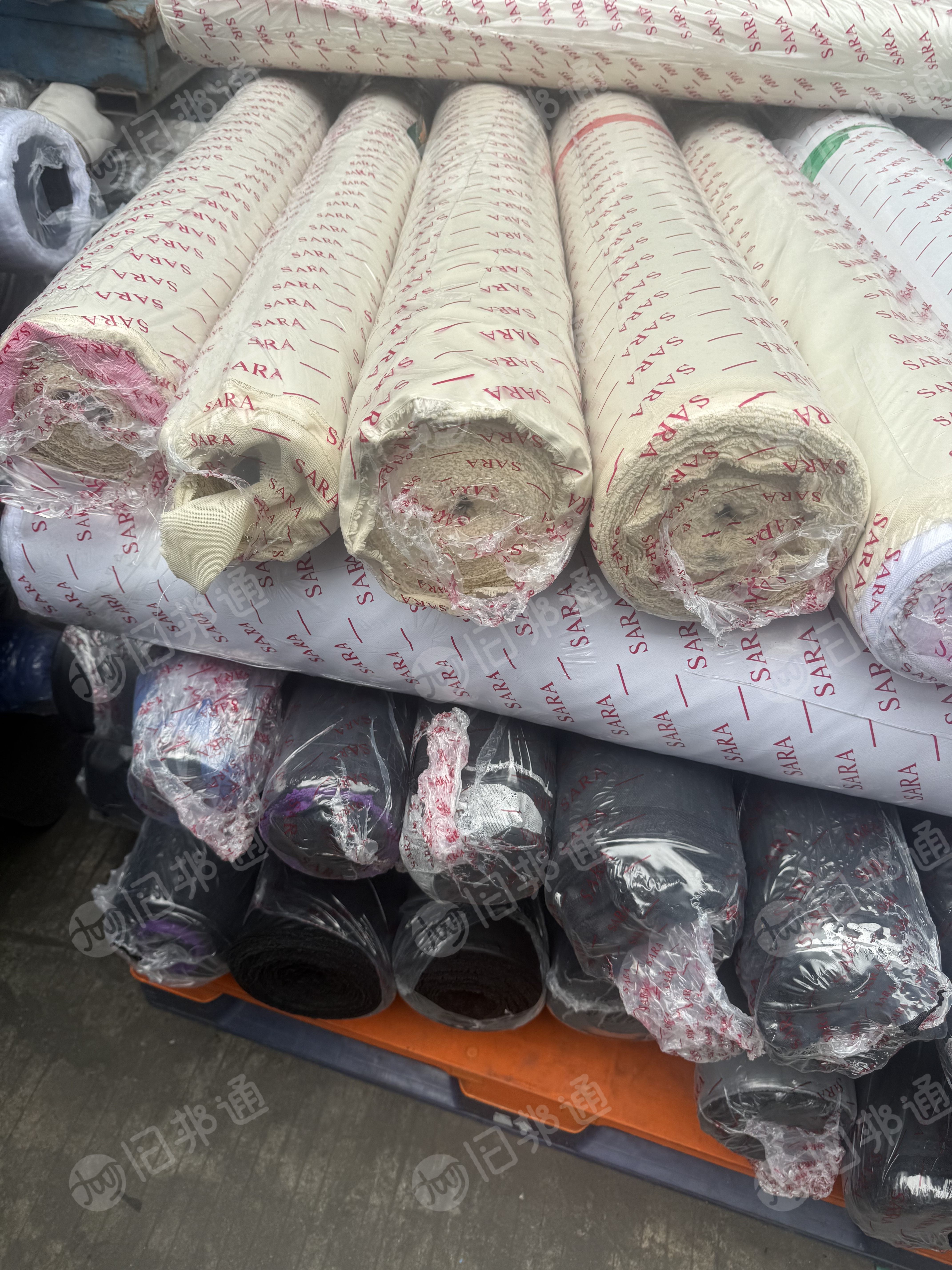 长期出售PVC皮革库存布，PVC皮革料，月供60吨