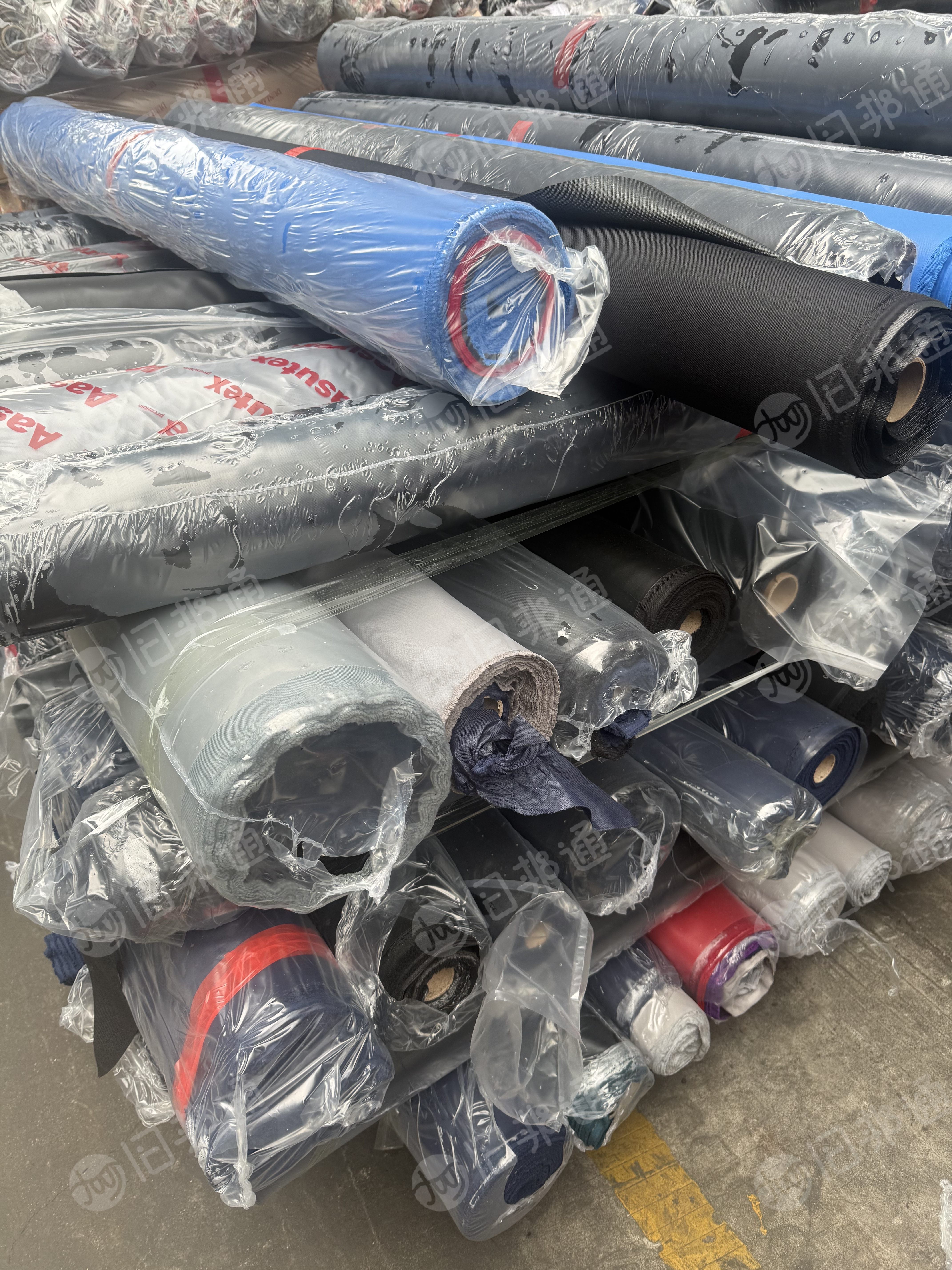 长期出售PVC皮革库存布，PVC皮革料，月供60吨